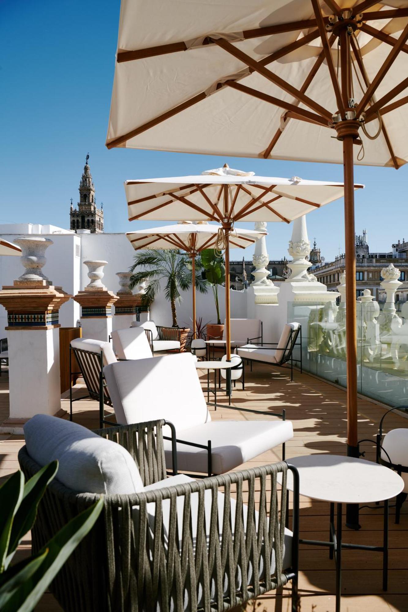 Mercer Plaza Sevilla 5 Gl Luaran gambar
