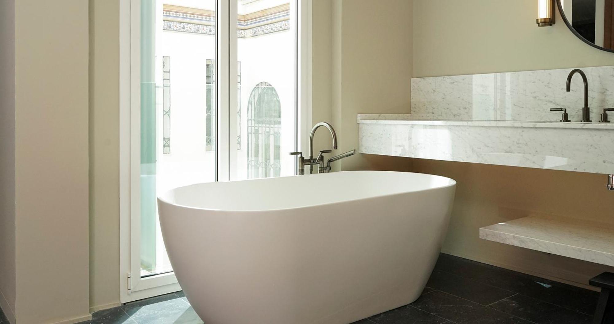 Mercer Plaza Sevilla 5 Gl Luaran gambar