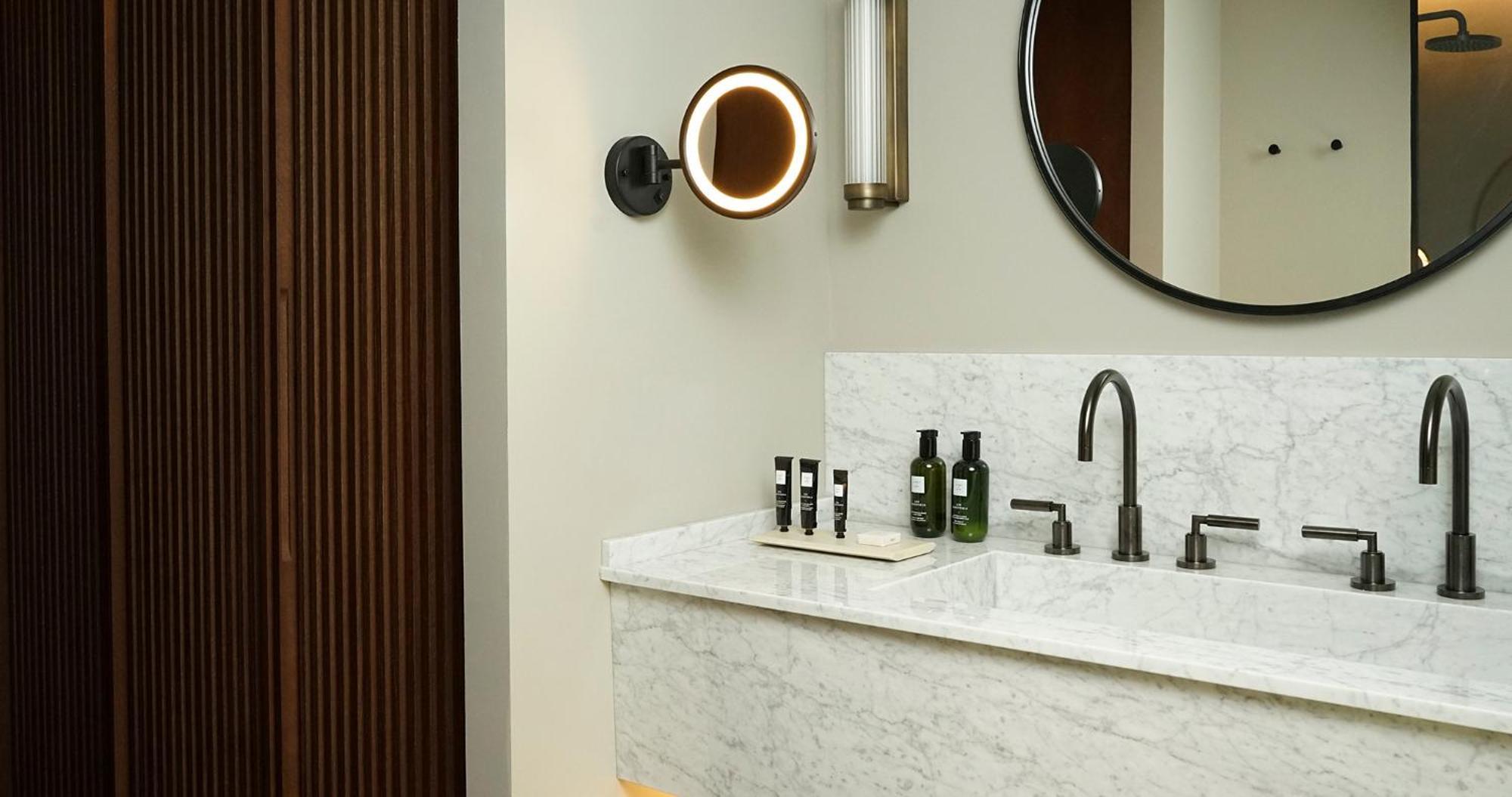 Mercer Plaza Sevilla 5 Gl Luaran gambar