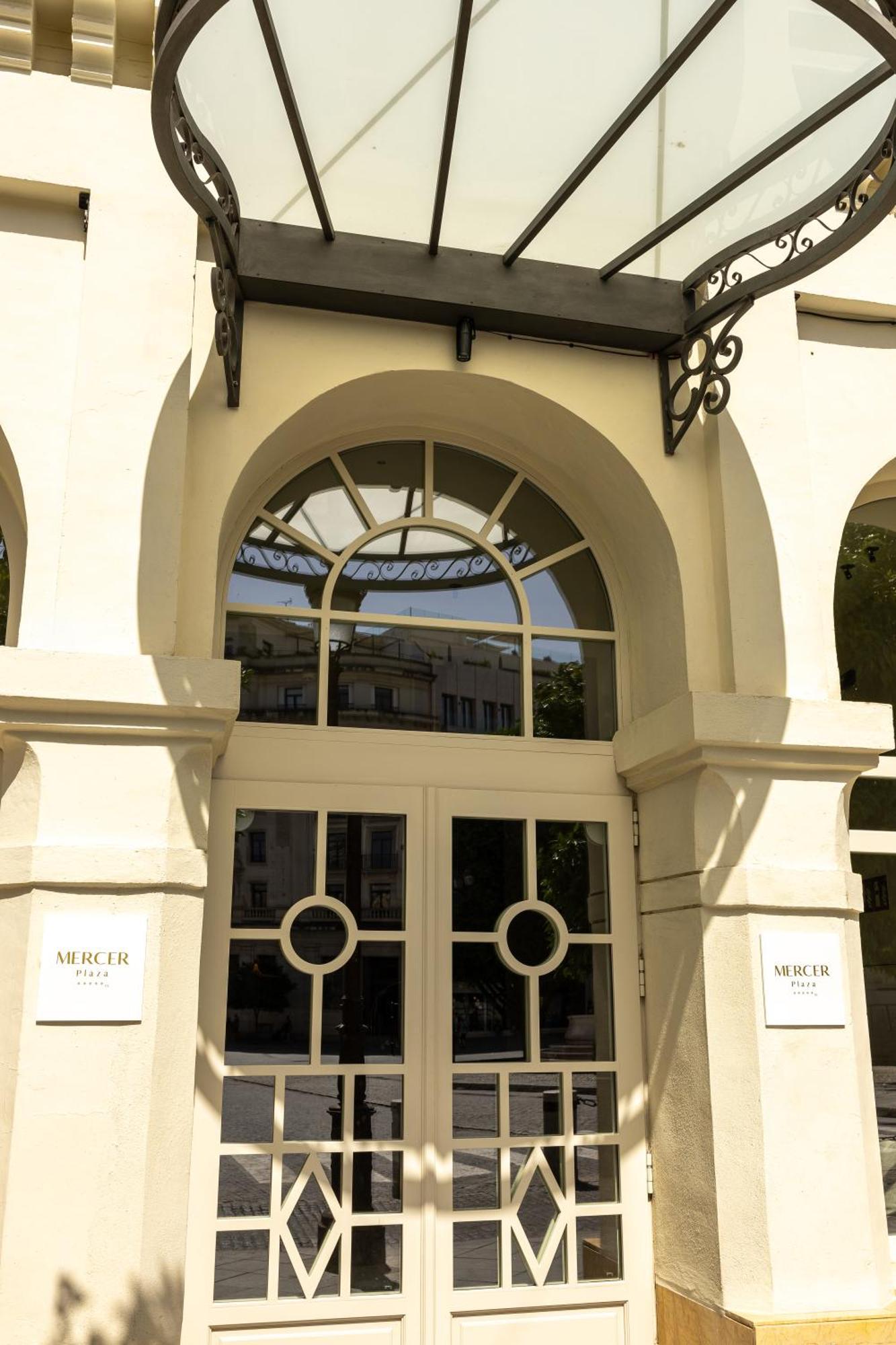 Mercer Plaza Sevilla 5 Gl Luaran gambar